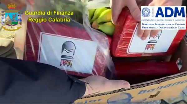 Trei tone de cocaină pură decoperite în Calabria