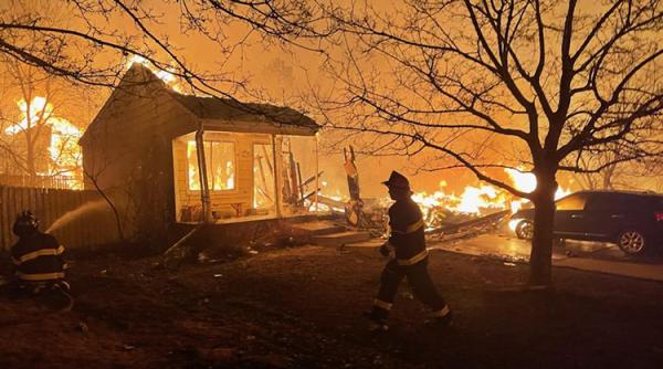 Colorado, de la incendii devastatoare la zăpadă de 20 cm VIDEO