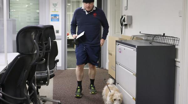 Se cere demisia lui Boris Johnson, Credibilitatea premierului, pe ducă