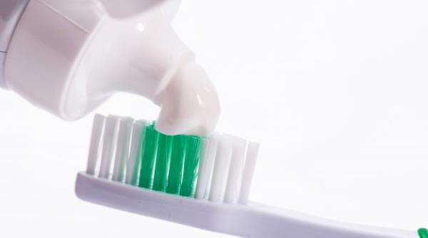 Pericolul nevăzut din pasta de dinți! Ce au descoperit experții