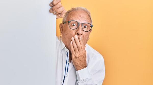 Viața la bloc. Vecinii prea curioși pot face pușcărie