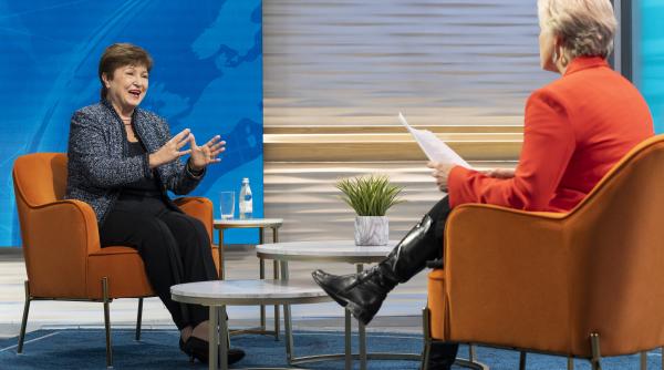 FMI: Combaterea inflației merge mână în mână cu combaterea pandemiei