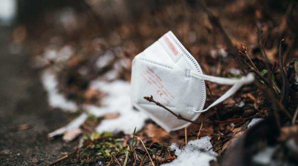 Măștile FFP2. Ce poți face pentru a le refolosi de 25 de ori. Cercetătorii au găsit o soluție