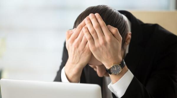 Piețele SE PRĂBUȘESC! Sfatul unui specialist: Fără PANICĂ, soluția este la îndemână