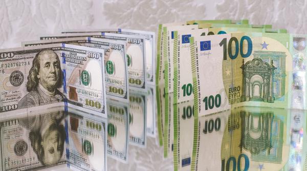 Bani pentru Ucraina. Occidentul se întrece în a oferi credite Kievului 