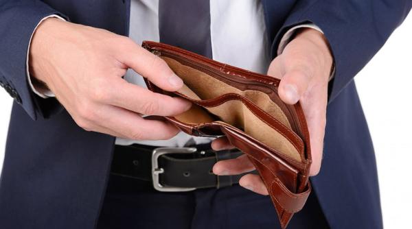 Situație DRAMATICĂ: 3 din 4 români nu reușesc să pună NICIUN leu deoparte