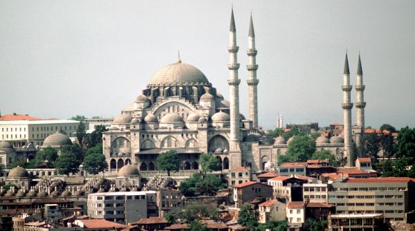 O moschee emblematică din Istanbul, amenințată! Lumea este revoltată