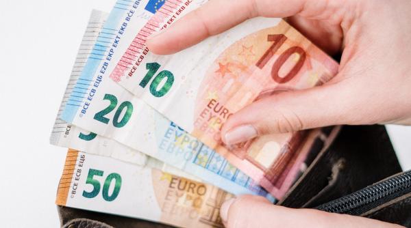 Popa (BNR): Creşterea dobânzilor trebuie să continue