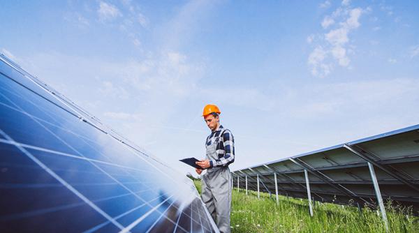 Salarii de mii de euro în industria energiei regenerabile