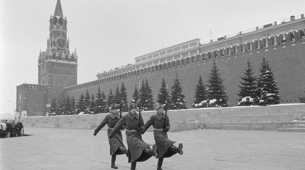 MAE, avertisment pentru românii care se află în Rusia: Părăsiţi teritoriul Federației Ruse cât mai curând!