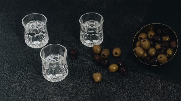Vodka rusească, boicotată masiv de țările Occidentale. ”Să o bea ei!”