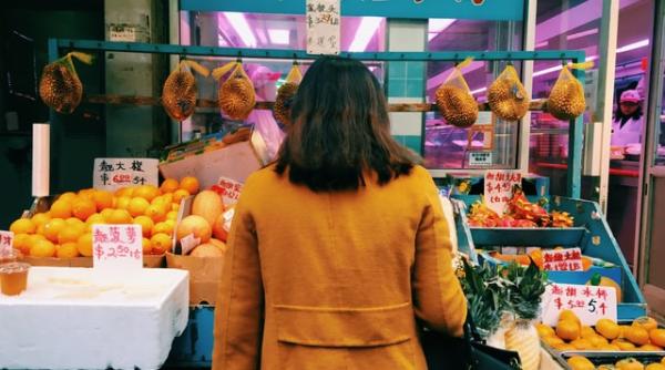 Fructe din China, retrase din cauza pesticidelor periculoase