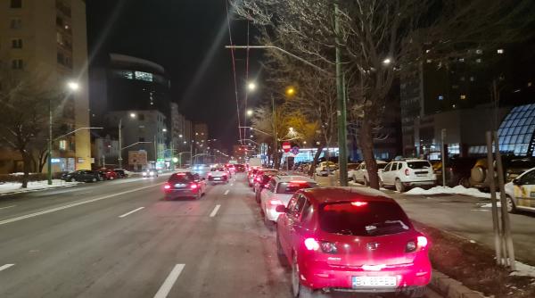 Incident la o benzinărie din Brașov. Mașinile IZGONITE de poliție. ”Gata, nu mai alimentează nimeni”