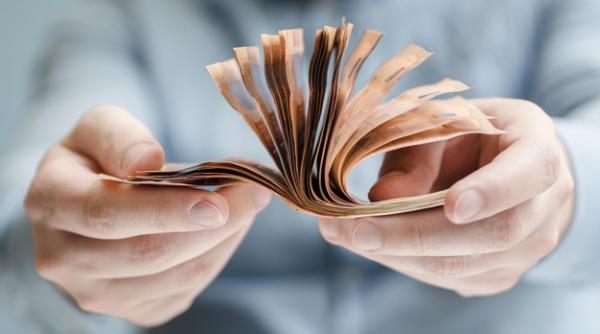 Curs BNR 14 martie 2022. Evoluția leului față de euro li dolar. Aurul contiuă ieftinirea