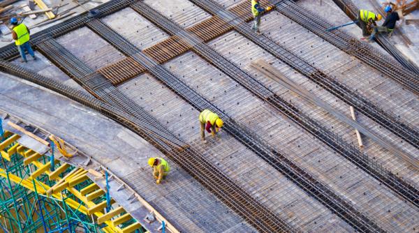 Constructorii spun că în 2021 au sărăcit. Ce așteptări au pentru 2022