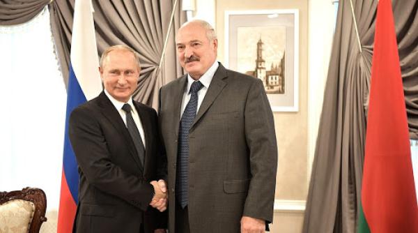 Lukaşenko ameninţă: Dacă Zelenski nu semnează acordul cu Putin, va trebui să semneze CAPITULAREA