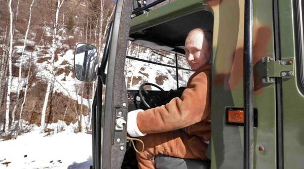 Pentagon - Putin ar putea să pună pe masă ”cartea” nucleară