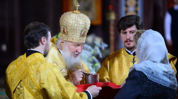 Cât câștigă un PREOT? Venit lunar după FUNCȚIA deținută în BOR