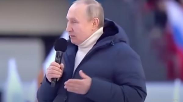 Tot ce nu știai despre sărbătoarea lui Putin. Mesajele în limba rusă din spatele lui Putin și vestă antiglonț sub geaca de 12.000 euro