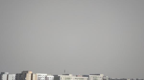 Revine vântul puternic în Bucureşti. Avertizare ANM