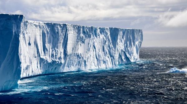 O nouă catastrofă uriașă lovește Antarctica