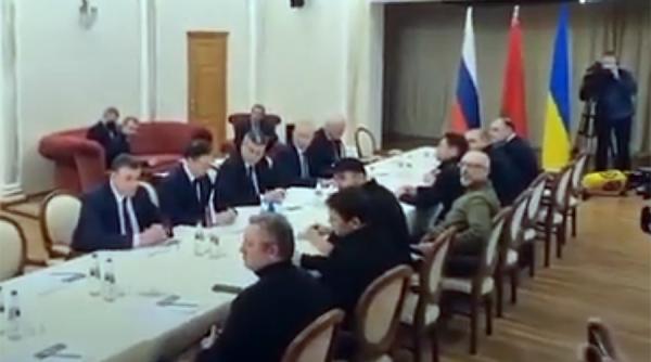 Negociatorii ucraineni și ruși se întâlnesc la Istanbul. Ucrainenii, sfătuiți să nu mănânce sau să bea nimic