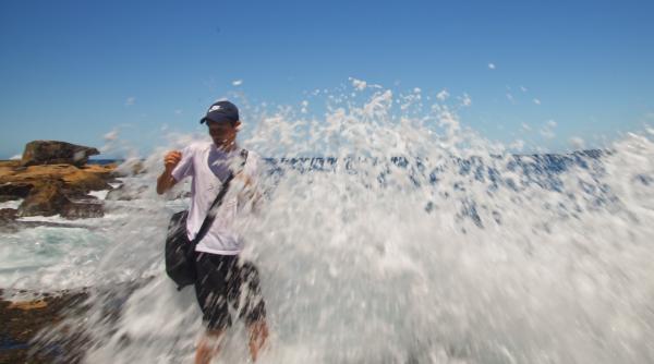 Australia: O plajă din Sydney înghițită de valuri uriașe VIDEO