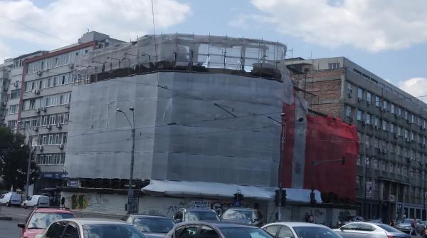 A mai dispărut o clădire istorică din București. Chiar sub ochii noștri