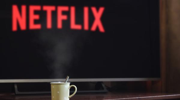 Ruşii au dat în judecată NETFLIX pentru suspendarea serviciilor