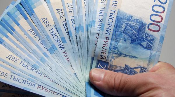 Un investitor estimează că Putin și oligarhii săi au furat un trilion de dolari de la poporul rus