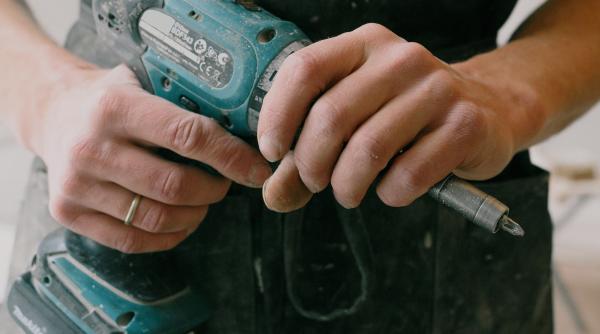 Viaţa la bloc. Gălăgia între aceste ore îţi poate aduce amenzi de până la 1.500 de lei