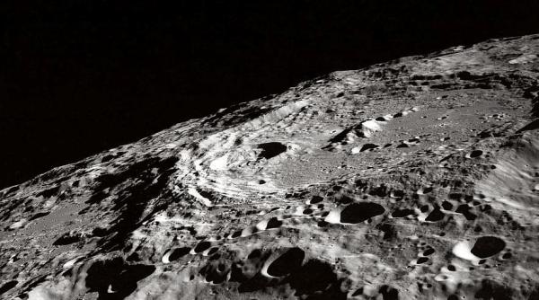 Cercetătorii chinezi vor să scoată oxigen din piatră seacă extraterestră