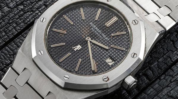 Suma uriașă la care s-a vândut un ceas de excepție la o licitație