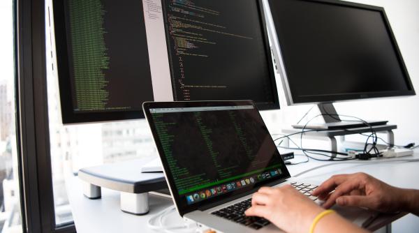 Asociația H.appyCities lansează DES Hub - platforma de urmărire a digitalizării României