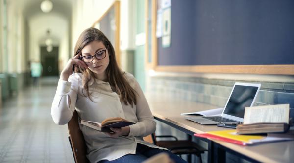 ANOSR: Împrumuturile pentru studenți propuse de Guvern, praf în ochi și un măr otrăvit