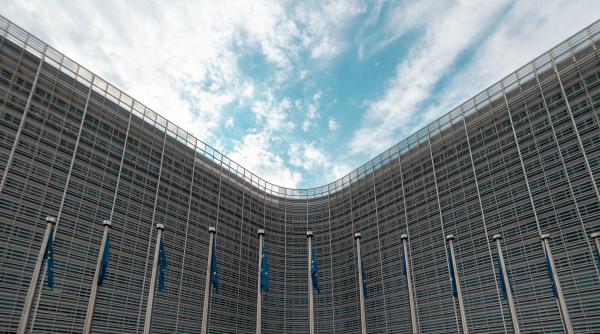 Comisia Europeană propune prelungirea derogărilor privind îndatorarea şi deficitele. Reacţia Germaniei