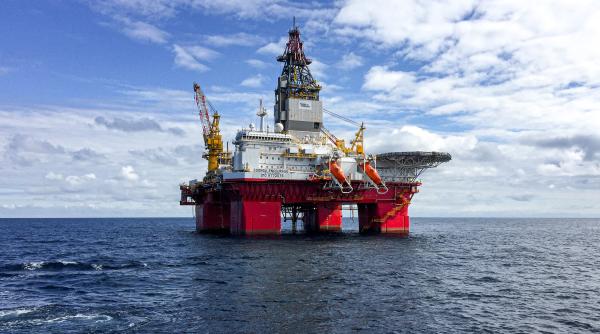 Poate începe exploatarea gazelor din Marea Neagră. Preşedintele a promulgat legea offshore