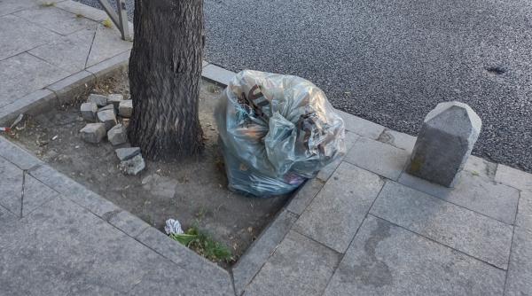 "Monumentul nepăsării" din Bucureşti. Imagini incredibile la intrarea în Centrul Istoric - Foto