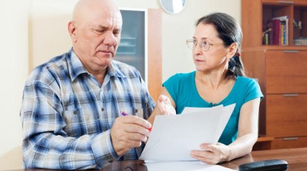 Guvernul aprobă acordarea ajutorului de 700 de lei acestor pensionari