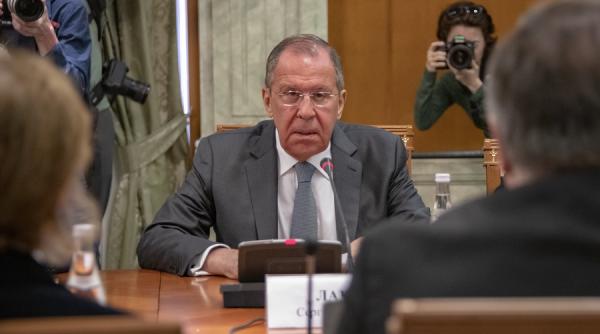 Șefii instituțiilor media americane din Moscova, chemați la ordine de Lavrov