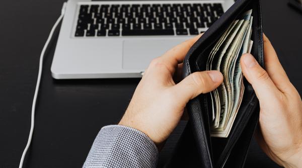 Salariile primarilor ar putea creşte până la 23.000 de lei brut, de la 1 iulie - Proiect în Parlament