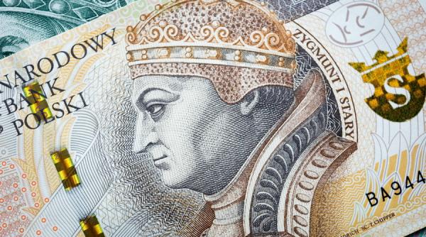 Polonezii majorează salariul minim de două ori