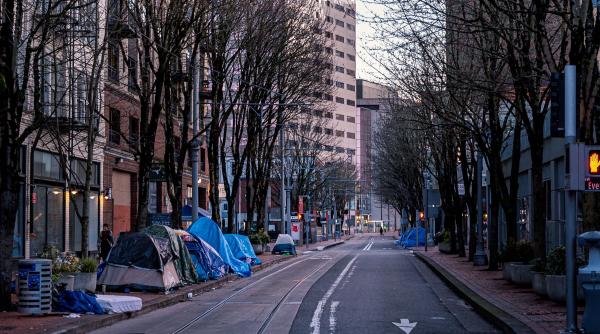 Spania vrea ca NATO să trateze migrația ca "amenințare hibridă