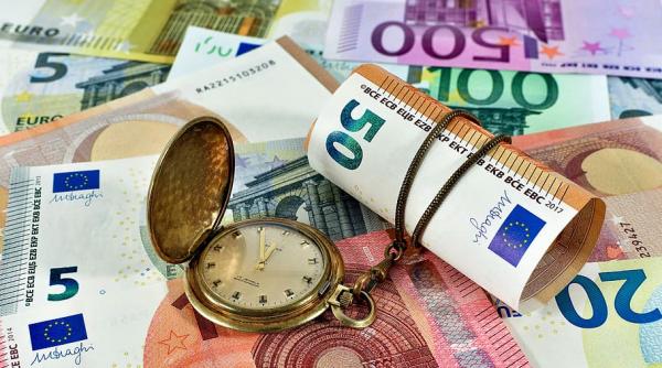 BCE a prăbușit EURO. Până unde s-ar putea prăvăli moneda europeană