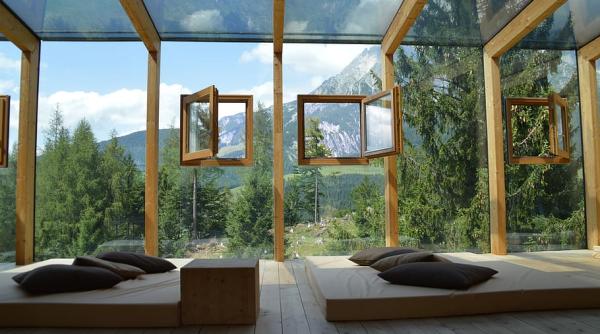 Găsește obiectul pierdut cât ai bate din palme: Inovații care-i salvează pe hotelieri 