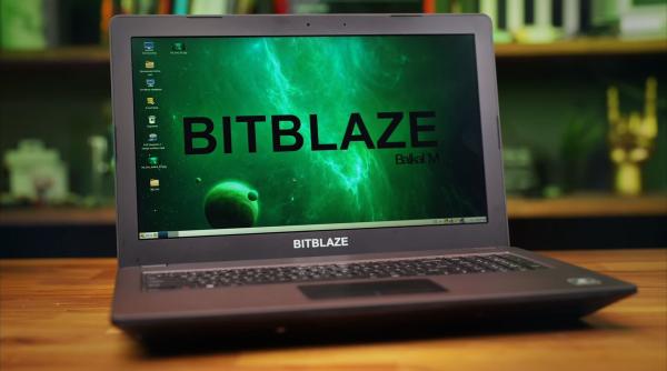 Primul laptop rusesc, Bitblaze Titan BM15. Cam butucănos, dar merge 