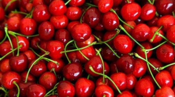 Cele mai ieftine cireşe: 3 lei/kg. Unde se găsesc. Există şi o condiţie