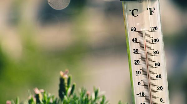 Prognoză meteo. Ne vom topi de CĂLDURĂ, dar ne răcoresc ploile