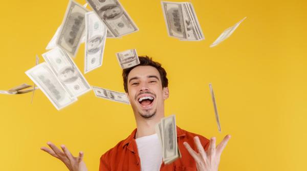 Un șef al fiscului, ”pasionat” de pariuri. Cât a câștigat și ce datorii are