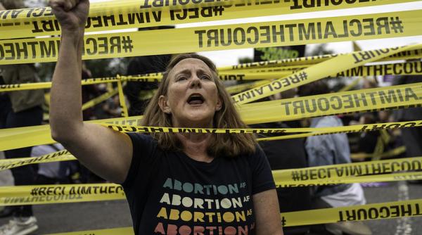 Companii majore din SUA vor acoperi deplasările angajaților care au nevoie de avort